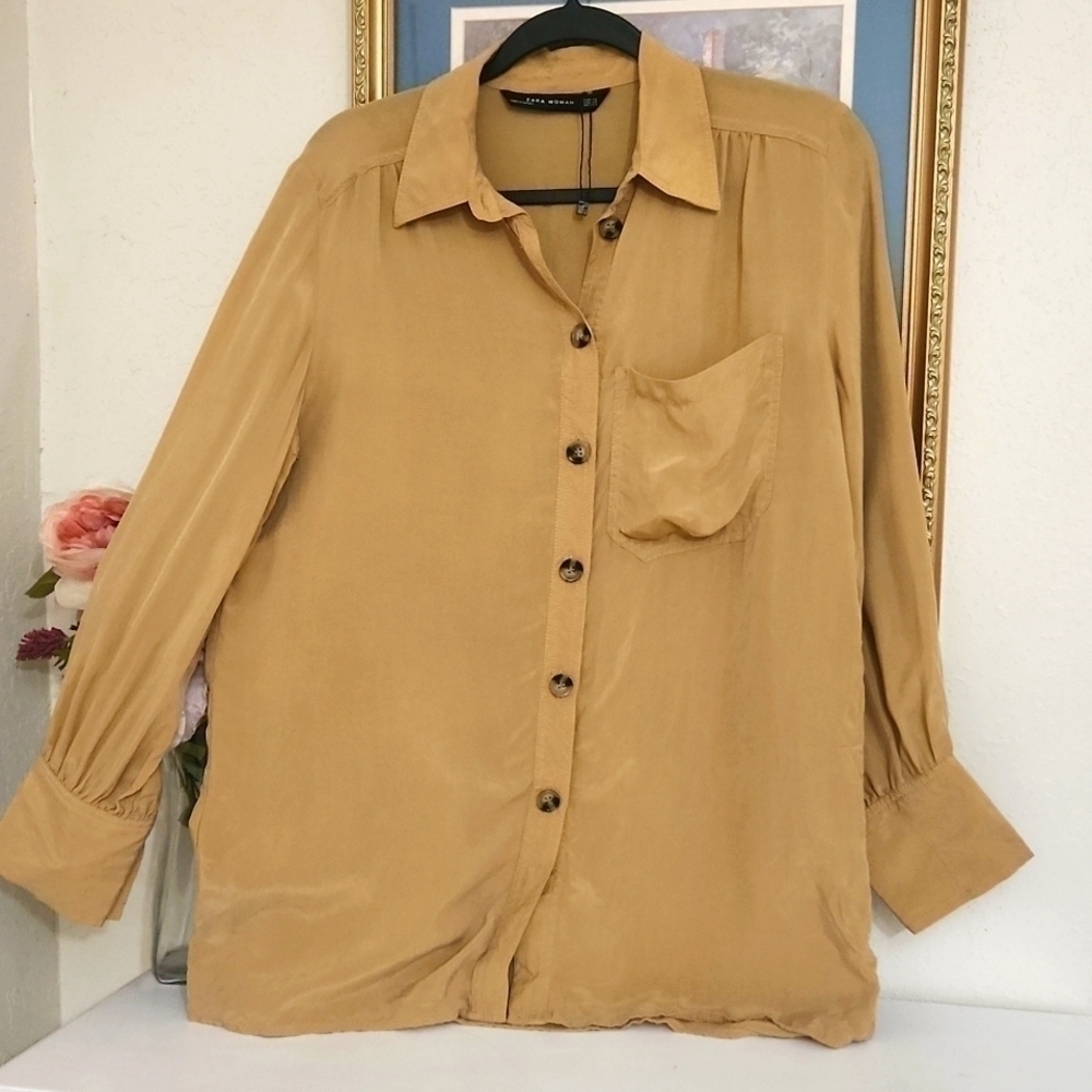 Zara Culpro Boyfriend Flowy Button Down  Silk Lagenlook Small Trendy Neutral